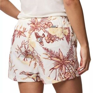 Columbia Women's Floral Cargo Shorts - White and Brown